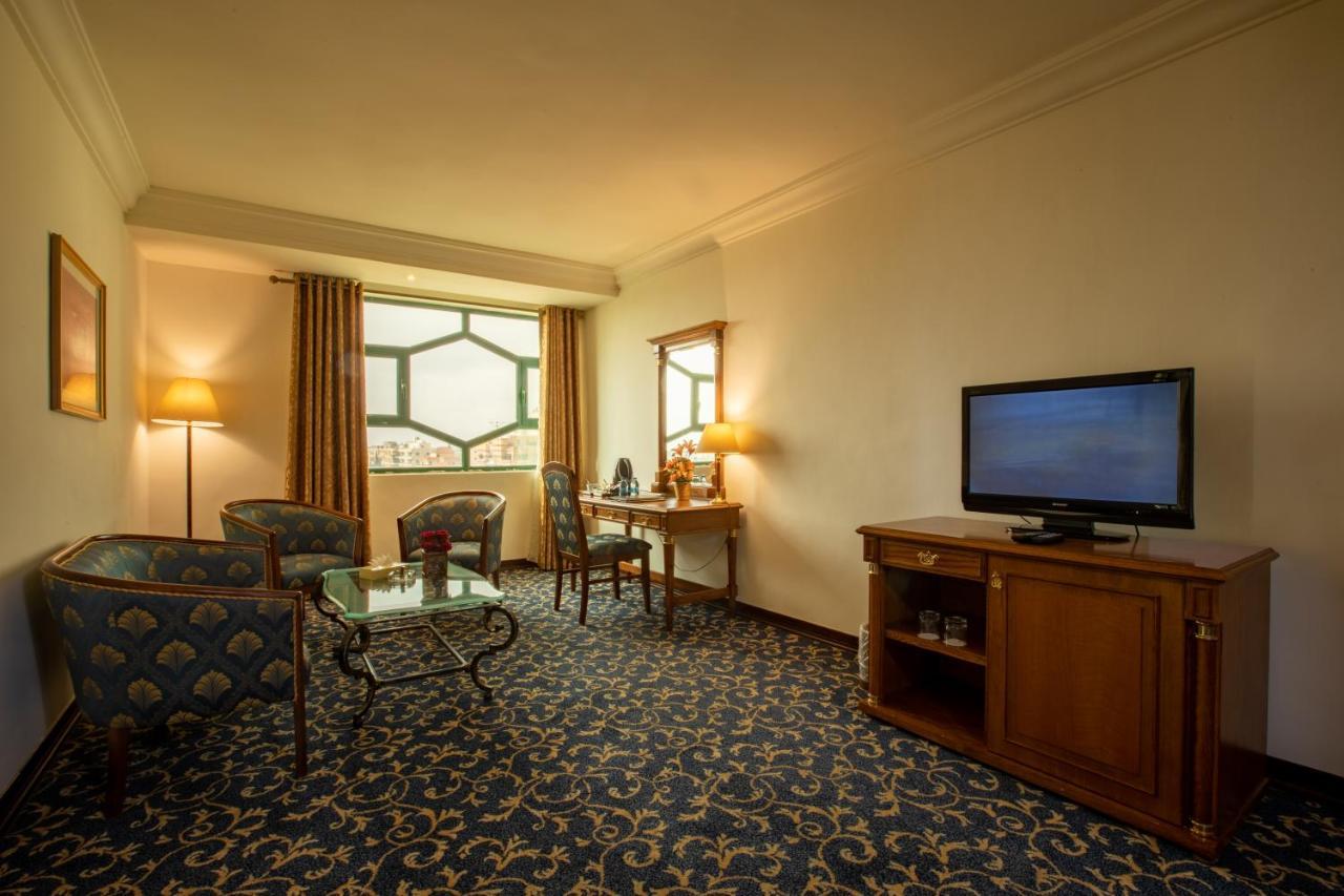 Bristol Hotel Amán Exterior foto A room at the hotel