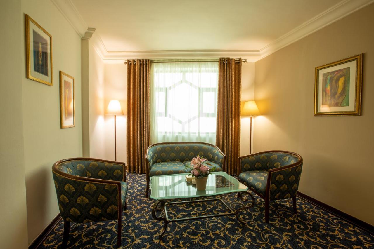 Bristol Hotel Amán Exterior foto A suite at the hotel