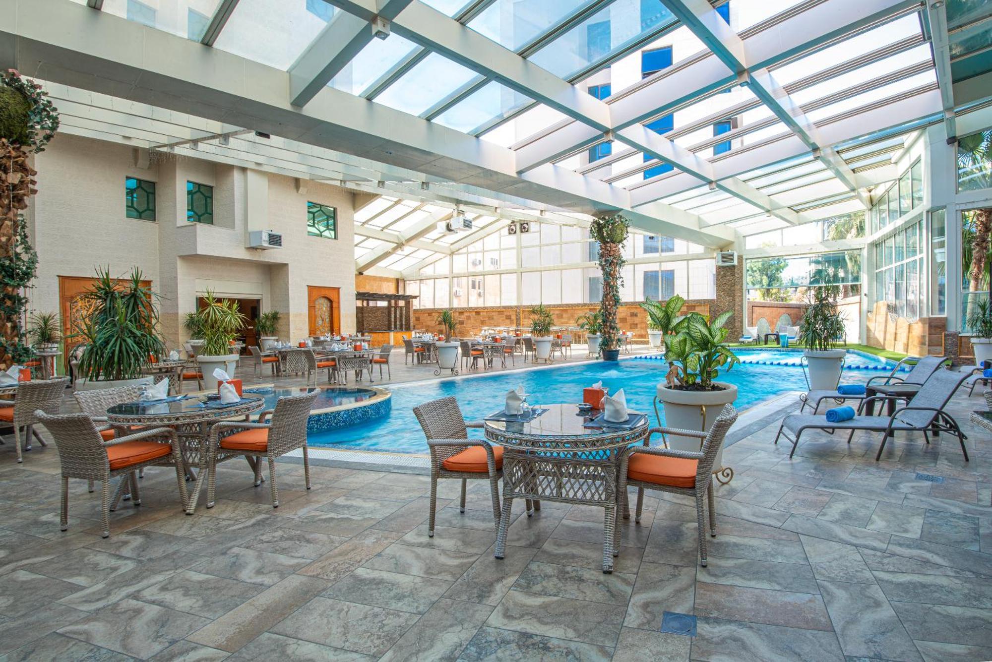 Bristol Hotel Amán Exterior foto The pool at the hotel