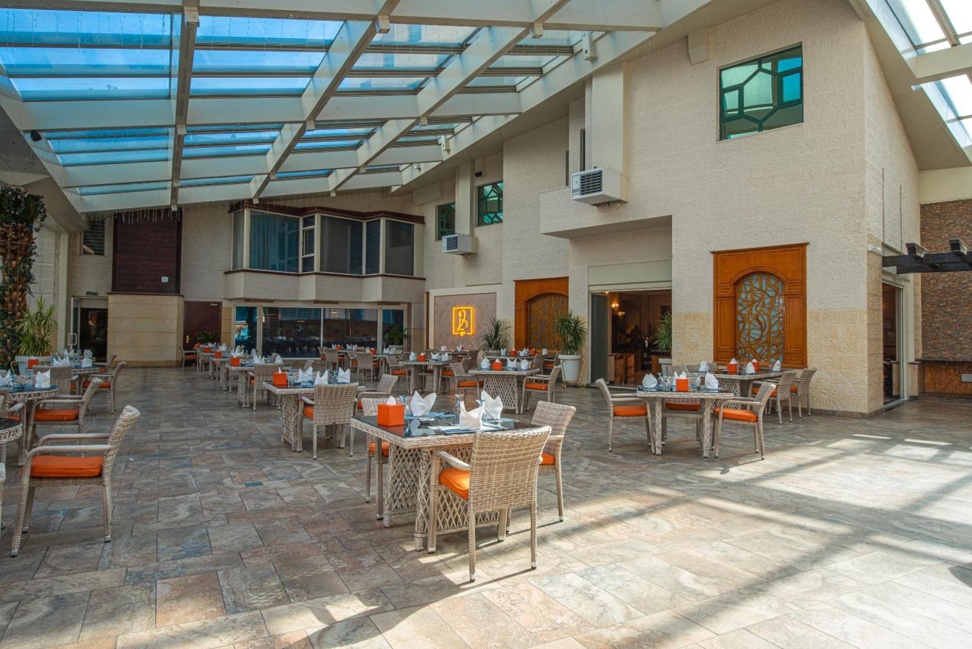 Bristol Hotel Amán Exterior foto The restaurant